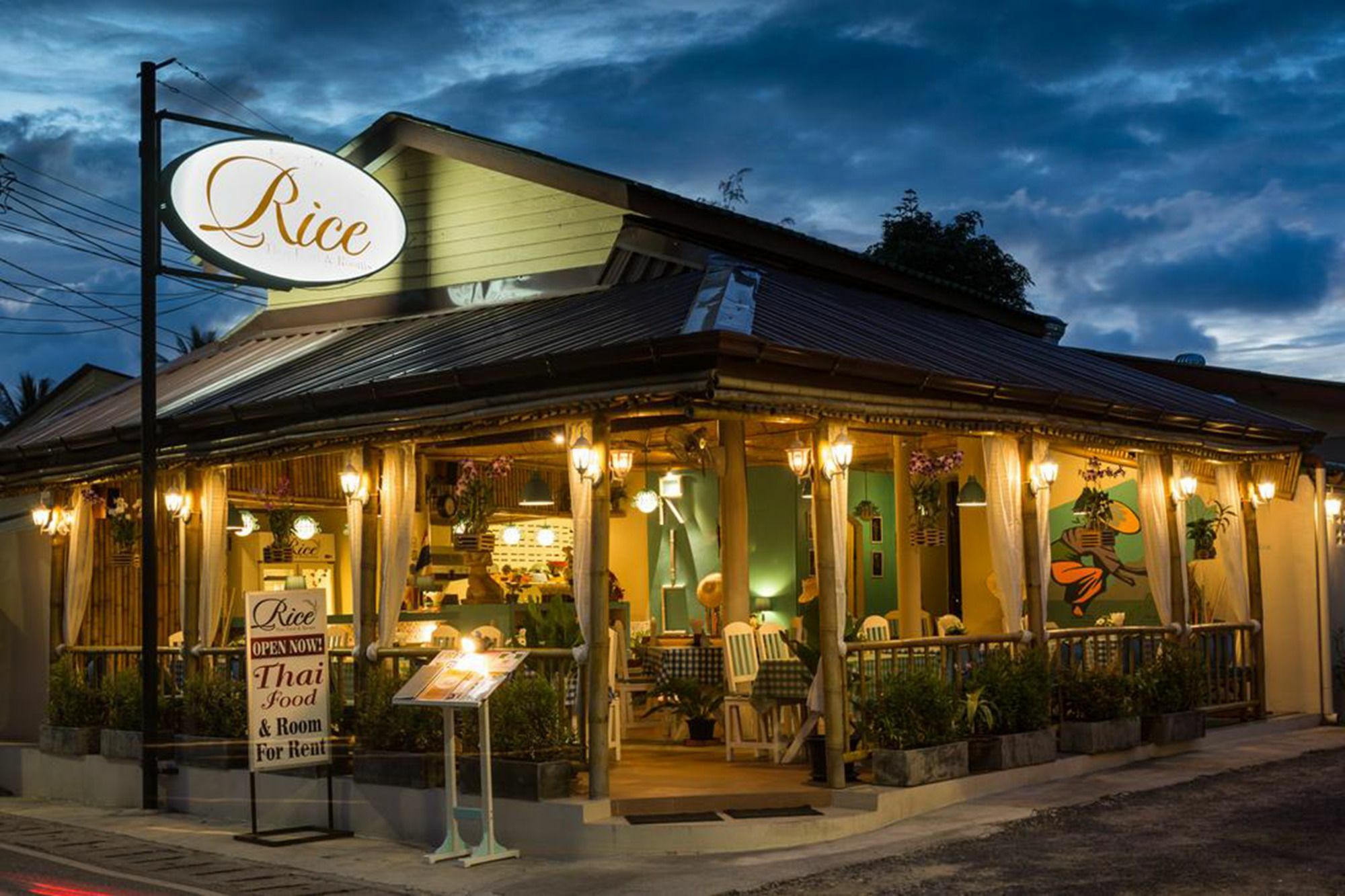 Rice Rooms And Restaurant Pantai Kata Luaran gambar
