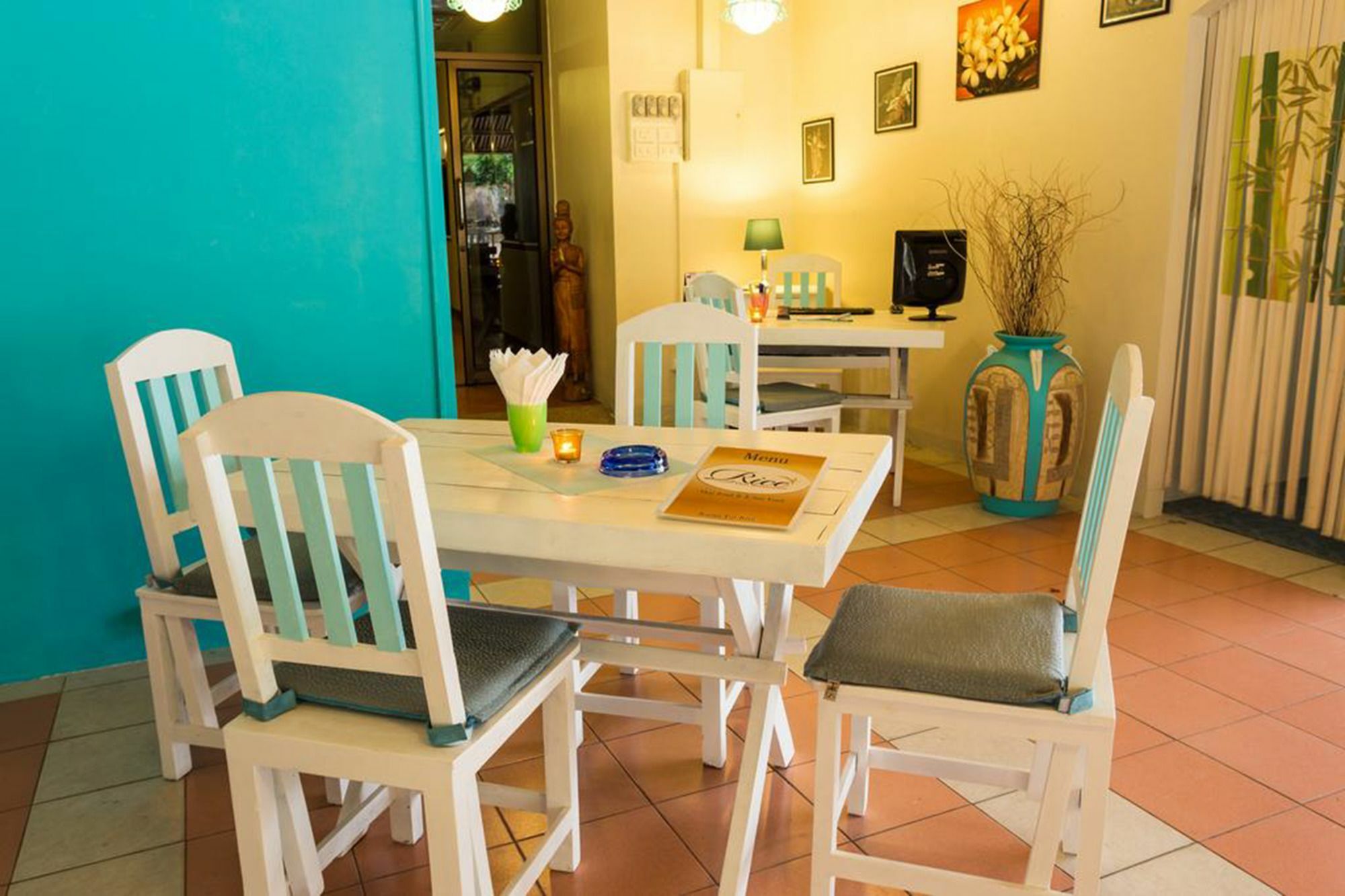 Rice Rooms And Restaurant Pantai Kata Luaran gambar
